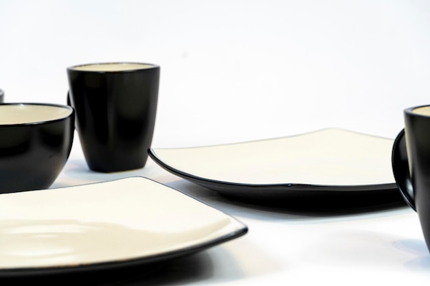 Trzy talerze obok siebie